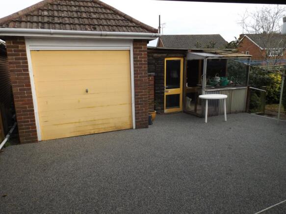 Garage/Workshop