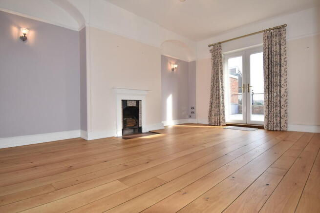 First floor dinin...