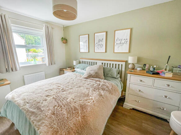 4 bed Semi-Detached for sale Image 12