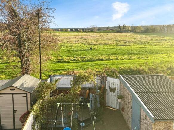 3 bed House to rent Image 6