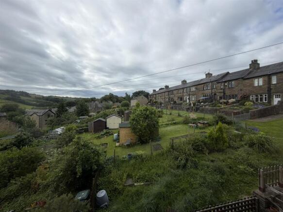 3 bed Terraced for sale Image 12