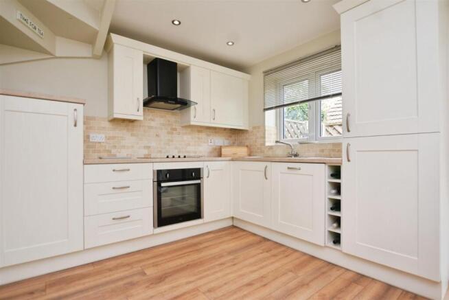 2 bed Semi-Detached for sale Image 5