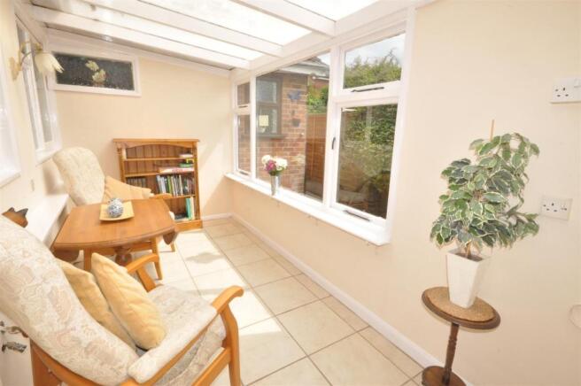 MORNING ROOM / UTILITY AREA