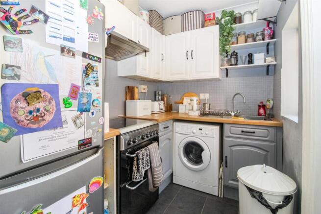2 bed Terraced for sale Image 5