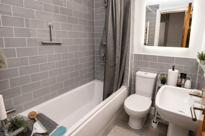 2 bed House for sale Image 7
