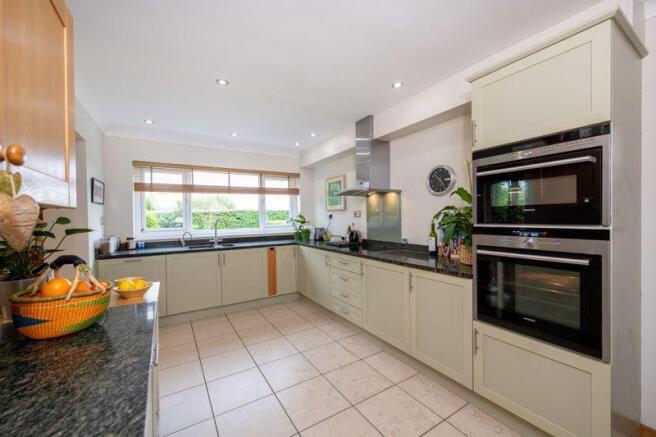 Dining kitchen