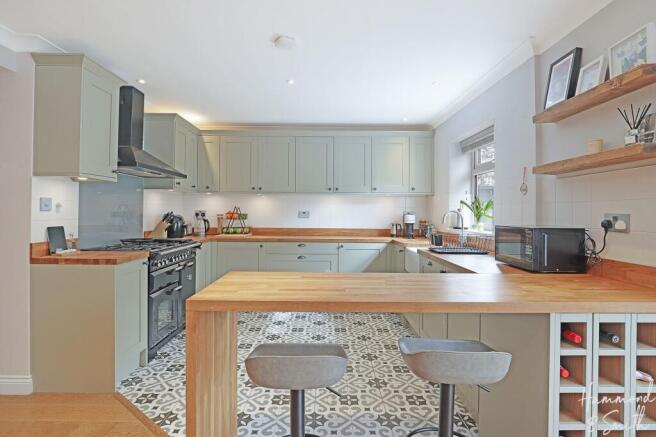 Kitchen/ Lounge