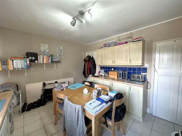Dining Kitchen 129