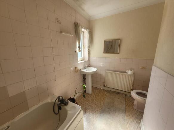 2 bed Semi-Detached Bungalow for sale Image 9