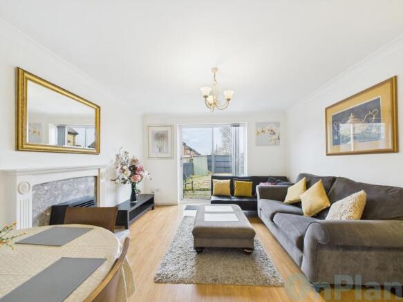 CAM04024G0-PR0022-STILL001