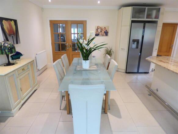 KITCHEN/DINING/GARDEN ROOM