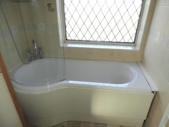 2 bed Semi-Detached to rent Image 6