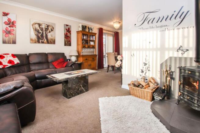 Lounge/Dining Room