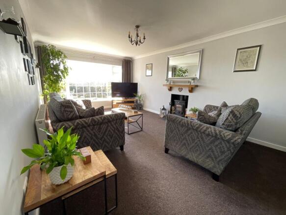 4 bed Detached Bungalow for sale Image 4