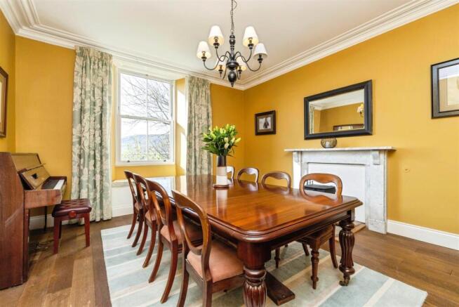 5 bed House for sale Image 7