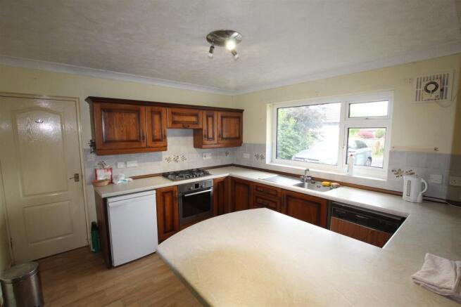 kitchen 2.JPG