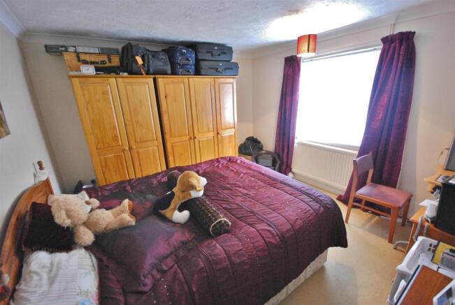 BEDROOM 2: