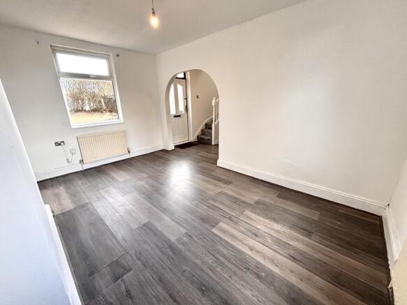 3 bed House to rent Image 4