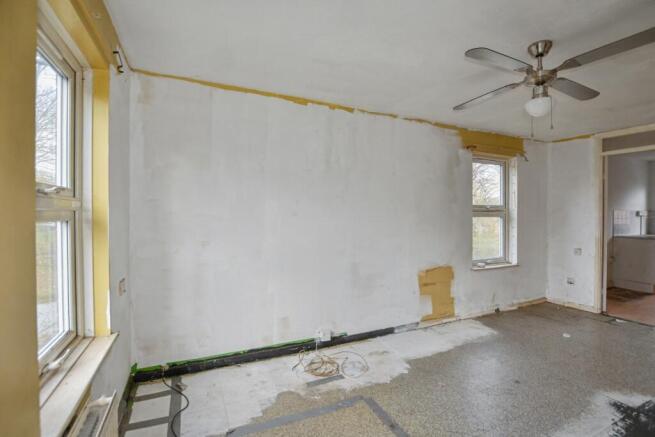 54 Fieldfare Road, Thamesmead, London, SE28 8HR