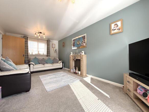 Glan Yr Afon, Cwmbach, Aberdare photo 4