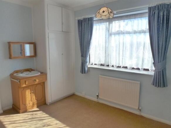 BEDROOM 2
