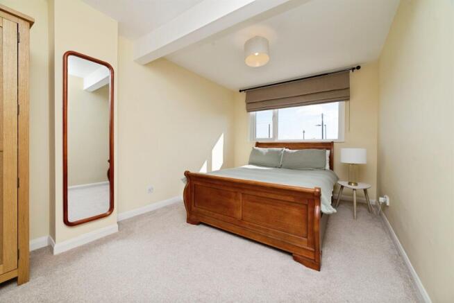 2 bed Semi-Detached for sale Image 8