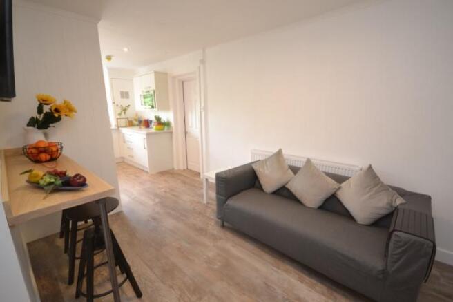 8. SITTING ROOM (Small).JPG