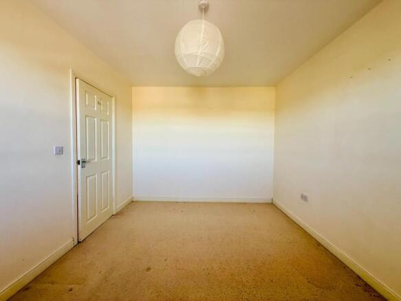 4 bed Semi-Detached for sale Image 7