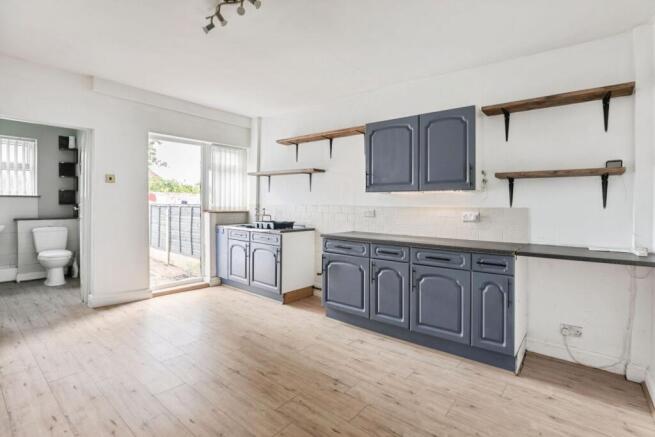 3 bed Terraced for sale Image 5