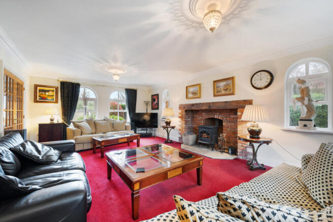 5 bed Detached for sale Image 6