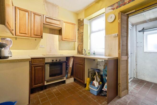 3 bed Terraced for sale Image 4