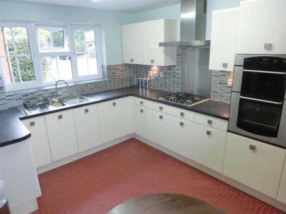 REFITTED BREAKFAST KITCHEN