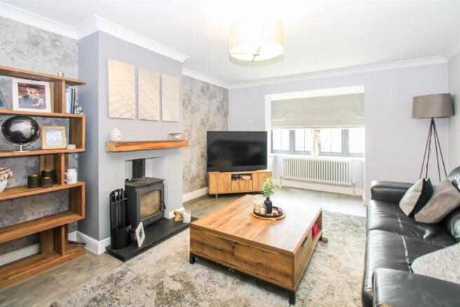 4 bed Detached for sale Image 4
