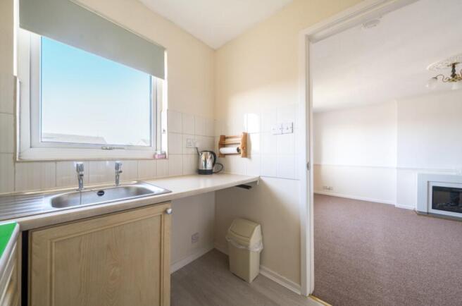 2 bed Flat for sale Image 4