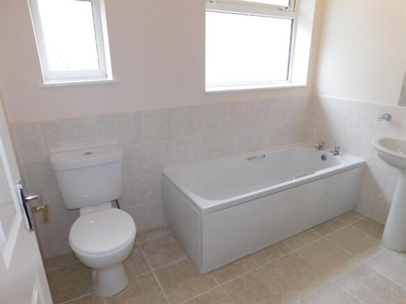 Bathroom/shower 1