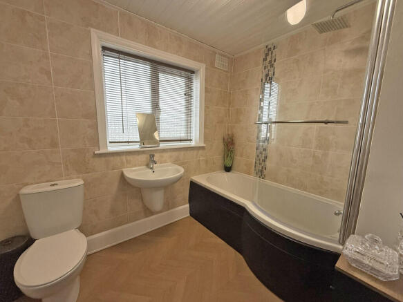 3 bed Semi-Detached for sale Image 12