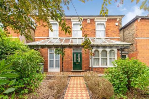 Hampton Road, London, E7