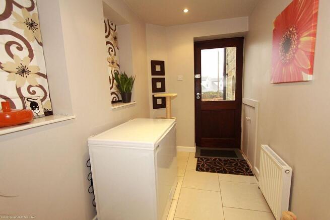 Side Entrance Room