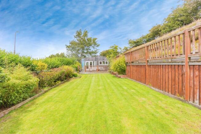 6 bed Detached for sale Image 8