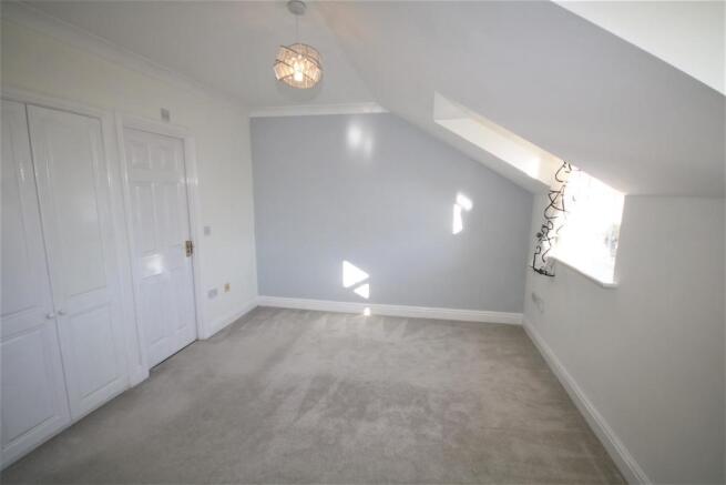 Master Bedroom a.JPG