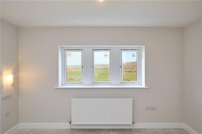 4 bed Detached for sale Image 12