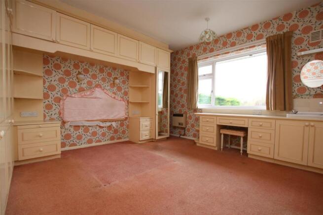 Bedroom 1.JPG