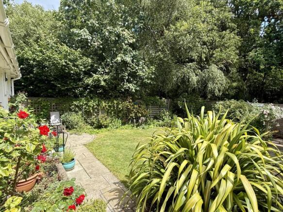 Merley Drive, Highcliffe on Sea photo 4