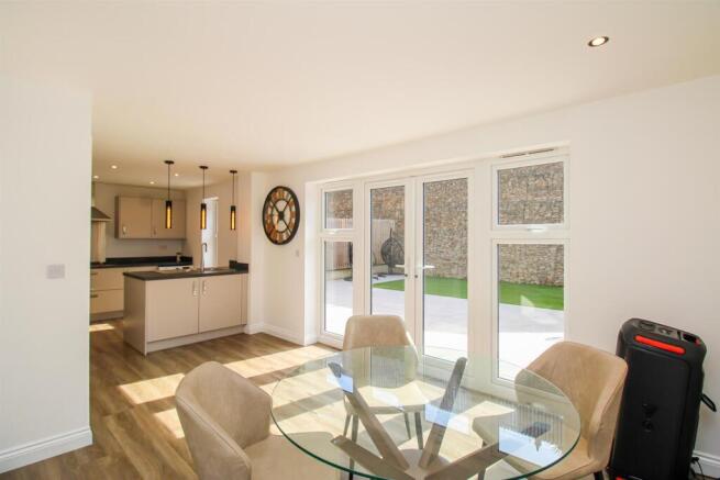 4 bed Detached for sale Image 2