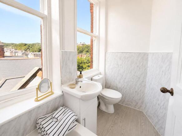 2 bed Apartment to rent Image 10