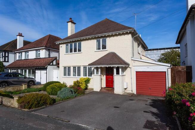 house-sailsbury-avenue-cheam-sutton-102.jpg