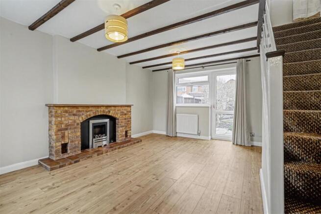 3 Fosbrooke Drive lounge.jpg