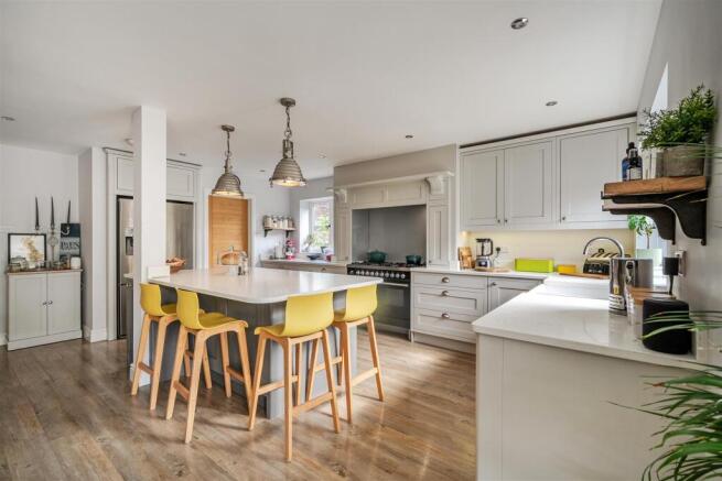 Kitchen / Dining room