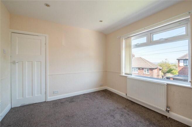 5 bed Semi-Detached for sale Image 12
