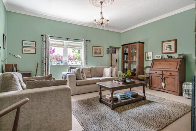 4 bed Semi-Detached for sale Image 8